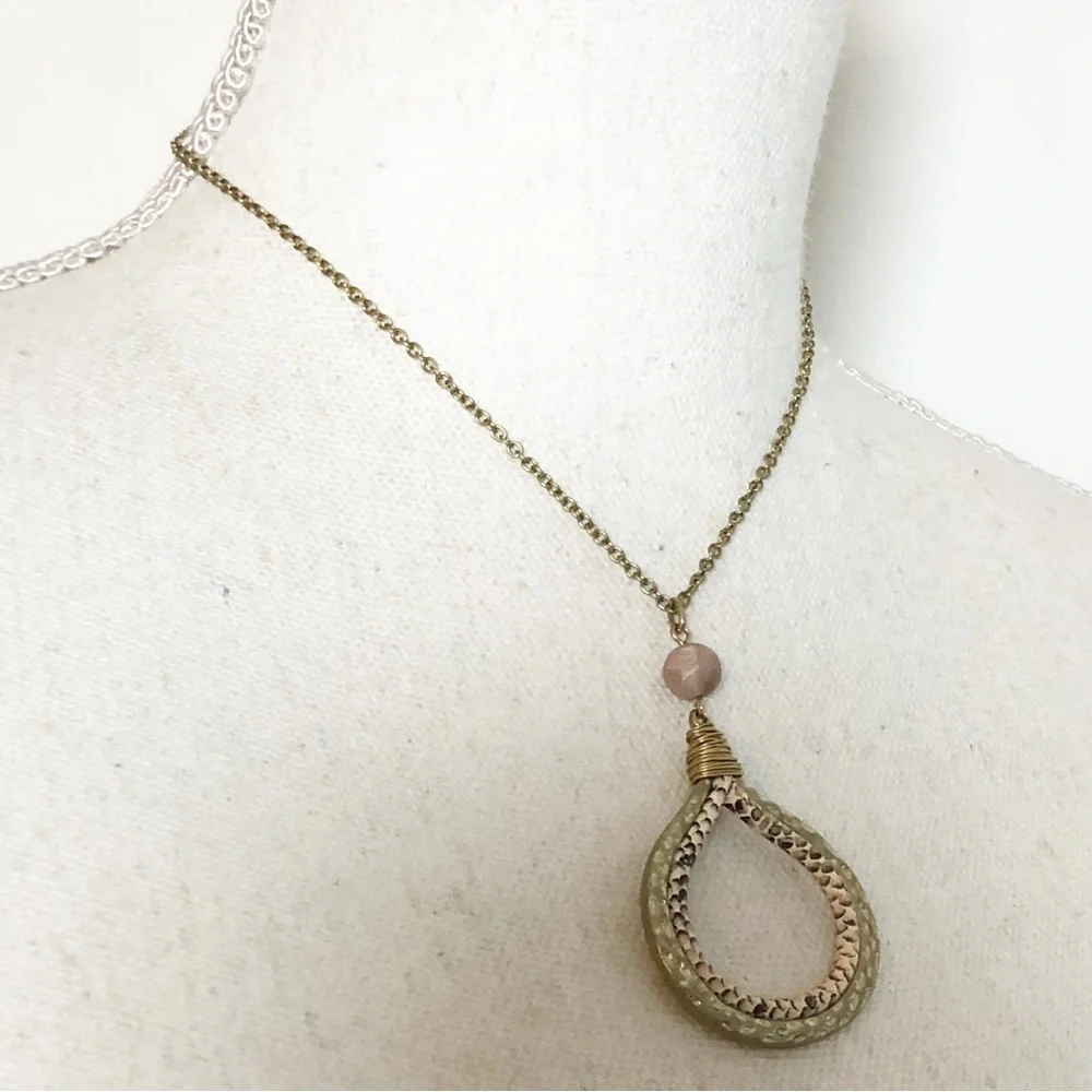 PREMIER DESIGNS River Valley Statement Necklace Gold Tone - Picture 3 of 15